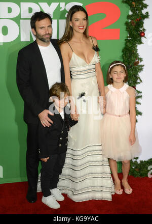 Los Angeles, California, USA. 5th Nov, 2017. JAMIE MAZUR, ALESSANDRA AMBROSIO, NOAH AMBROSIO MAZUE and ANJA AMBROSIO MAZUR attends the Los Angeles Premiere of 'Daddy's Home 2' at Regency Village Theatre. Credit: Billy Bennight/ZUMA Wire/Alamy Live News Stock Photo