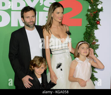 Westwood, California, USA. 5th Nov, 2017. JAMIE MAZUR, ALESSANDRA AMBROSIO, NOAH AMBROSIO MAZUE and ANJA AMBROSIO MAZUR. ''Daddy's Home 2'' Los Angeles Premiere held at Regency Village Theatre. Credit: Billy Bennight/AdMedia/ZUMA Wire/Alamy Live News Stock Photo