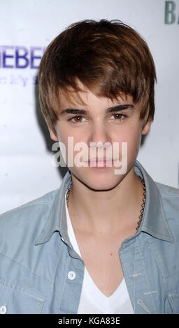 MIAMI, FL - AUGUST 07:  (Daily UK) Young sweethearts Justin Bieber and Selena Gomez have reportedly broken up after the Disney star told Justin she didn't approve of his new hip-hop music friends. The Wizards Of Waverley Place star, who has been dating the Baby singer since the start of the year, has allegedly dumped the 17-year-old teen sensation because she is worried about the influence his new friends are having on him. In recent weeks, Justin has been spending more time publicly with Sean Kingston, rapper Lil Wayne, and singer Chris Brown who has a new song with the Canadian teenager. Chr Stock Photo