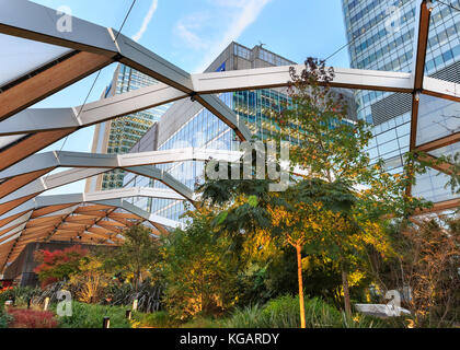 Crossrail Place Roof Garden, planted rooftop recreation space, Canary Wharf, London Stock Photo