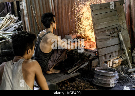 Mandalay, Myanmar - Gong making worksho (#1) where we bought our gong Stock  Photo - Alamy