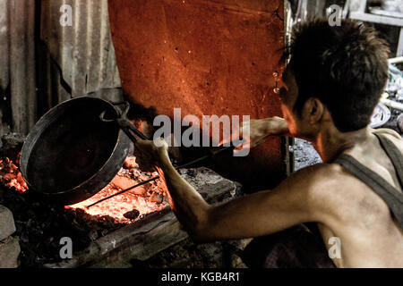 Mandalay, Myanmar - Gong making worksho (#1) where we bought our gong Stock  Photo - Alamy