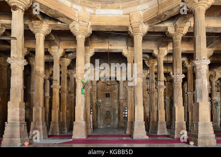 Mosque and tomb complex Sarkhej Roza is a located in the village of Makaraba, near  Ahmedabad in Gujarat state, India. The picture presents Jama Masij Stock Photo