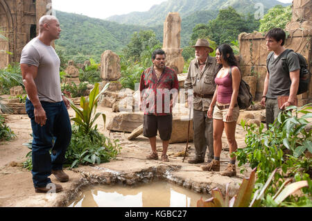 JOURNEY 2: THEY MYSTERIOUS ISLAND (2010)   DWAYNE JOHNSON  LUIS GUZMAN  MICHAEL CAINE  VANESSA HUDGENS  JOSH HUTCHERSON  BRAD PEYTON (DIR)  WARNER BROS/MOVIESTORE COLLECTION LTD Stock Photo