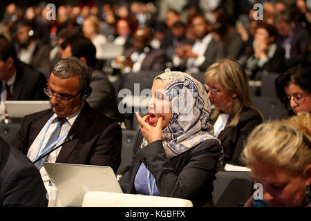 Bonn, Germany. 6th Nov, 2017. The delegates follow the opening of the conference in Bonn, Germany, 6 November 2017. The World Climate Conference is taking place from the 6 to the 17 of November in Bonn, Germany Credit: Oliver Berg/dpa/Alamy Live News Stock Photo