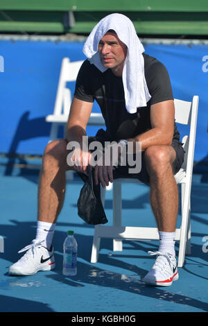 November 5, 2017 - FL, United States - November 5 - Delray Beach, FL: Scott Foley rests after playing his match with partner Renee Stubbs at the 2017 Chris Evert /Raymond James Pro-Celebrity Tennis Classic at the Delray Beach tennis center in Delray Beach, Florida.    Credit: Andrew Patron/Zuma Wire (Credit Image: © Andrew Patron via ZUMA Wire) Stock Photo