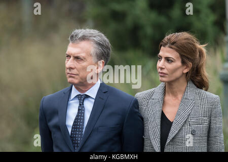 New York, USA, 6 Nov, 2017. Argentine President Mauricio Macri stands next to his wife Juliana Awada during a ceremony at the scene of the October 31 attack in New York where 5 Argentines were killed. Photo by Enrique Shore / Alamy Live News Credit: Enrique Shore/Alamy Live News Stock Photo