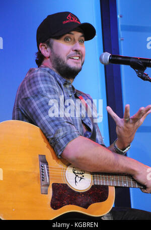 Nashville, Tennessee, USA. 13th June, 2015. 06 November 2017 - Nashville, Tennessee - Luke Bryan. Vevo celebrates the 51st Annual CMA Awards with an exclusive CMA version of Vevo Live. Featuring performances, video premieres, and appearances from many of country music's biggest names and rising stars, the event was held at Theil Studios. Photo Credit: Dara-Michelle Farr/AdMedia Credit: Dara-Michelle Farr/AdMedia/ZUMA Wire/Alamy Live News Stock Photo