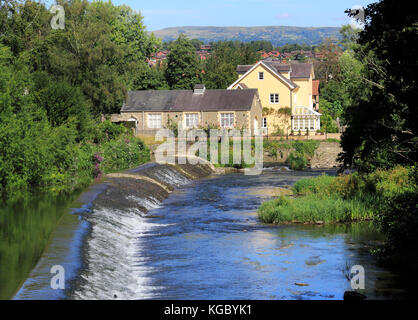 Weir on the River Teme at Ludlow, Shropshire, England, Europe Stock Photo