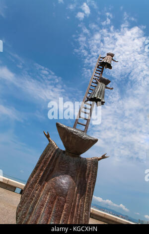 PUERTO VALLARTA, MEXICO - SEPTEMBER 6, 2015: Searching for Reason statue at Puerto Vallarta, Mexico. Sculpure was made by Sergio Bustamante in 2000. Stock Photo