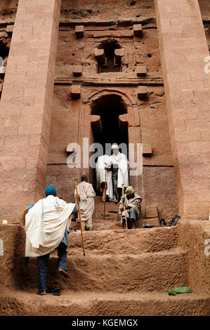 LALIBELA, ETHIOPIA - SEPTEMBER 02: Ethiopian pilgrimS is praying in the complex of temples in solid rock in Lalibela, Ethiopia in Lalibela 2013 Stock Photo