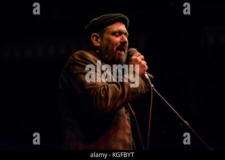 Edinburgh, UK. 07th Nov, 2017. Mark Eitzel plays the Voodoo Rooms in Edinburgh, Scotland on Thu 7 November 2017 as part of a short UK tour. Mark Eitzel is an American musician, best known as a songwriter and lead singer of the San Francisco band American Music Club. The Guardian has called him “America's greatest living lyricist,” and Rolling Stone once gave him their Songwriter of the Year award. He released his 10th album “Hey Mr Ferryman” on Decor Records in January 2017. Credit: Andy Catlin/Alamy Live News Stock Photo