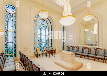 Temple mormon de l'eglise de Jesus Christ des Saints des Derniers Jours, salle d'enseignement, Le Chesnay, France *** Mormon temple of the church Jesus Christ des Saints des Derniers Jours, teaching room, Le Chesnay, France Stock Photo