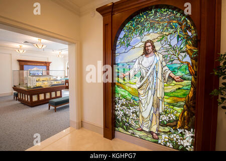 Temple mormon de l'eglise de Jesus Christ des Saints des Derniers Jours, Le Chesnay, France *** Mormon temple of the church Jesus Christ des Saints des Derniers Jours, Le Chesnay, France Stock Photo