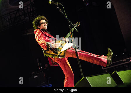 Milan, Italy. 08th Nov, 2017. Frankie Poullainperfoms with The Darkness at Alcatraz in Milan, Italy 8th november 2017 Credit: Alberto Gandolfo/Alamy Live News Stock Photo