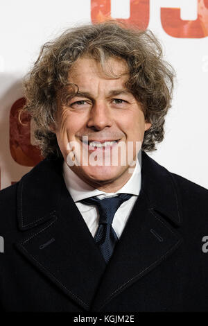 London, UK. 08th Nov, 2017. Arsenal Fan and comedian Alan Davies attends the World Premiere of 89 at Odeon Holloway on Wednesday November 8, 2017. ‘89’ is a documentary telling the story of Arsenal Football Club’s dramatic title victory in 1989. Pictured: Alan Davies. Credit: Julie Edwards/Alamy Live News Stock Photo