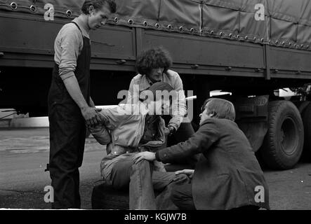 Alfie Darling (1975) , Alan Price , Joan Collins Date: 1975 Stock Photo -  Alamy