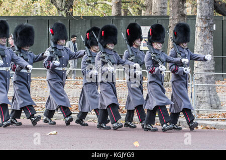 Soldiers of the 1st battalion Coldstream guards march along the Mall on their way to change the guard at St James palace, London, sunday 5th november  Stock Photo