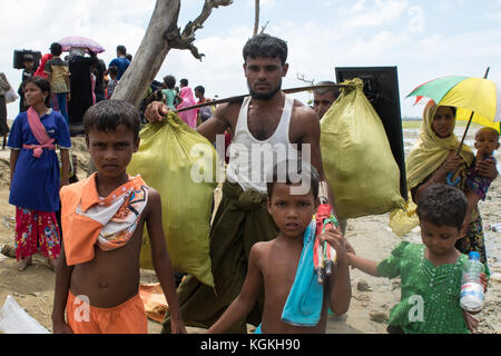 More Rohingya entering in Bangladesh Stock Photo