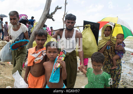 More Rohingya entering in Bangladesh Stock Photo