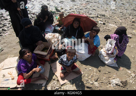 More Rohingya entering in Bangladesh Stock Photo