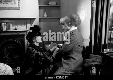 The Elephant Man (1980) , Anne Bancroft , Hannah Gordon     Date: 1980 Stock Photo