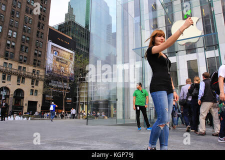 Flagship Apple Store on 5th Avenue in New York Stock Photo