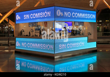 Money Exchange Booth Office Cambio Bureau De Change Terminal 4 Stock Photo Alamy