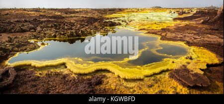 Hydrothermal field at Dallol volcano in the Danakil Depression. At 48 metres below sea level, Dallol is Earth’s lowest land volcano. Ethiopia Stock Photo