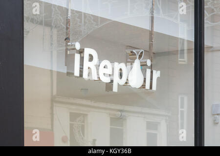 iRepair mobile phone repair shop, Ayr, Ayrshire, Scotland, UK Stock Photo