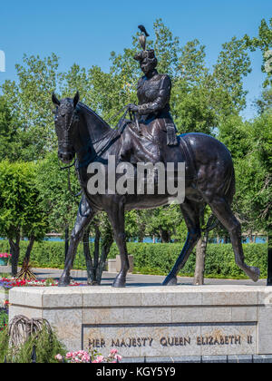 Queen Elizabeth statue, Wascana Centre, Regina, Saskatchewan, Canada. Stock Photo
