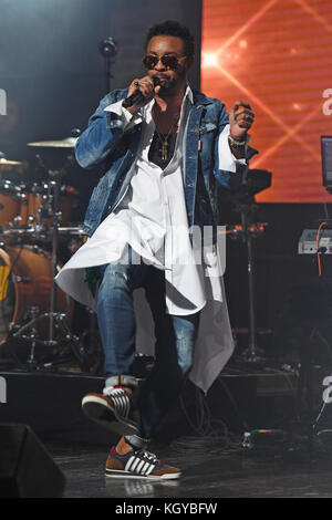 FORT LAUDERDALE FL - NOVEMBER 09: Shaggy performs at Revolution Live on November 9, 2017 in Fort Lauderdale, Florida. Credit: mpi04/MediaPunch Stock Photo