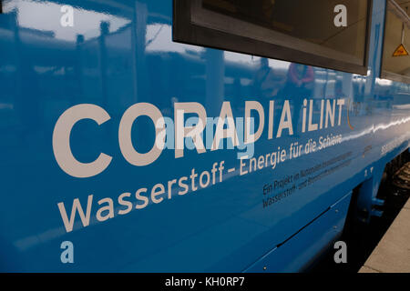 Wolfsburg, Germany. 9th Nov, 2017. A new train powered by fuel cells which convert hydrogen to electricty, arrives at the train station in Wolfsburg, Germany, 9 November 2017. The train is planned to service railway links in parts of Germany, among other places also in Lower Saxony. Sections of the train are decorated with chemical symboles. Credit: Peter Steffen/dpa/Alamy Live News Stock Photo