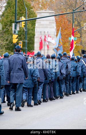 London, Ontario, Canada, 11th November 2017. Thousands of Londoners gathered at the restored cenotaph in downtown Victoria Park to mark Remembrance Day ceremonies. The event was marked by a parade and the presence of many veterans that fought in previous wars. The city’s cenotaph was rededicated in September after a $475,000 restoration. Credit: Rubens Alarcon/Alamy Live News Stock Photo