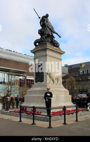 Newcastle, UK. 12th Nov, 2017. Veterans, Troops, Band of Royal Regiment Fusiliers, Lord-Lieutenant take part in Remembrance Sunday Parade & Wreath laying at War Memorial Old Eldon Square, Newcastle upon Tyne, UK November 12th, 2017. David Whinham/Alamy Live News Credit: Stock Photo