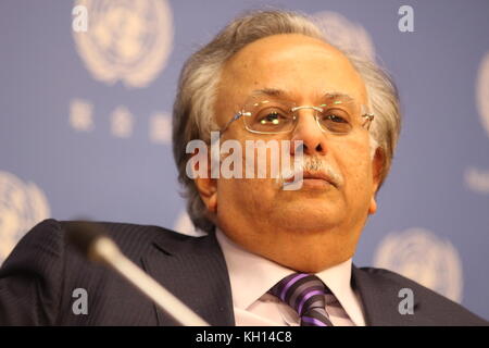 UN, New York, USA. 10th Nov, 2017. Saudi Ambassador Abdallah Y. Al-Mouallimi told press that some ports in Yemen are being opened. Credit: Matthew Russell Lee/Alamy Live News Stock Photo