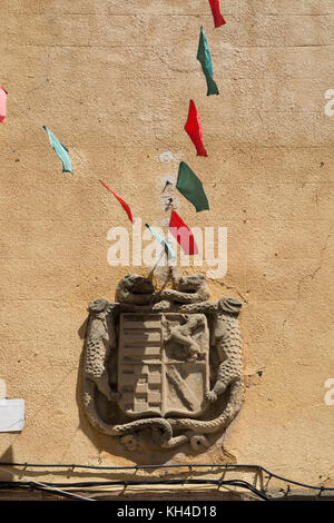 Noble Shield in a facade. Huete. La Alcarria, Cuenca. Castilla - La Mancha. Spain Stock Photo