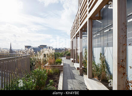 Exterior view from decked garden. 55 Victoria Street, London, United Kingdom. Architect: Stiff + Trevillion Architects, 2017. Stock Photo