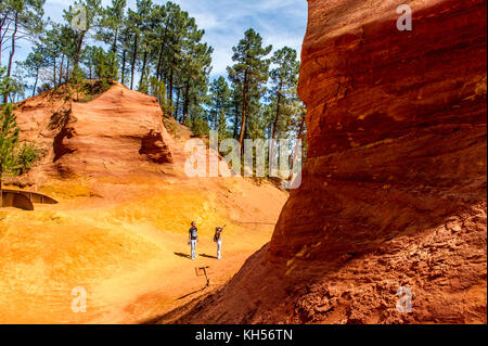 Vaucluse (84), Le Luberon. Parc naturel régional du Luberon. Les carrières d ocre près du village de Roussillon // France. Vaucluse (84), Luberon. Lub Stock Photo