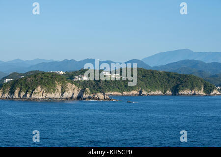 Mexico, state of Oaxaca, Huatulco and Santa Cruz Bay view with the Sierra Madre mountains in the distance. Stock Photo