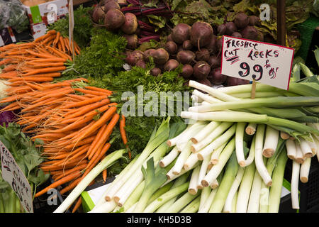 UK, England, Essex, Saffron Walden, Market Square, locally grown vegetables for sale on market day Stock Photo