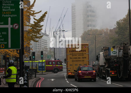 London, UK. 14th Nov, 2017. A London Fire Brigade appliance attends a tower block on Marylebone Road close to Edgware Road tube station from which acrid smoke was rising. Credit: Mark Kerrison/Alamy Live News Stock Photo