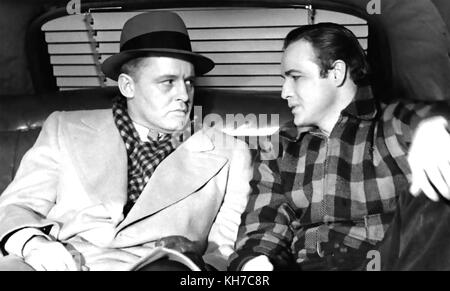 ON THE WATERFRONT 1954 Columbia Pictures film with Marlon Brando at right and Rod Steiger Stock Photo