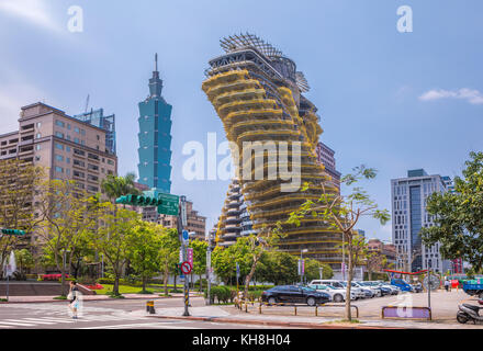 Taiwan, Taipei City,New Twisting Tower by Vincent Callebaut architect, 101 Bldg. *** Local Caption *** 101 Bldg., architecture, buses, construction, n Stock Photo