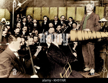 Elgar making recording 1914 Jan 1914 Elgar conducting his first recording - it was of Carissima. Edward Elgar 1857-1934.  English composer Stock Photo