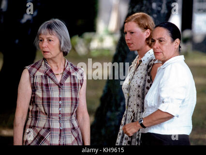 Abschied - Brechts letzter Sommer, Deutschland/Polen 2000, Regie: Jan Schütte, Darsteller: (v. l.) Elfriede Irrall, Birgit Minichmayr, Monica Bleibtreu