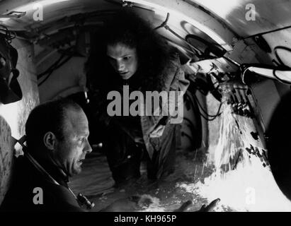 The Abyss, aka: Abyss - Abgrund des Todes, USA 1989, Regie: James Cameron, Darsteller: Ed Harris, Mary Elizabeth Mastrantonio Stock Photo