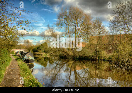 Narrow boats moored on the Grand Union Canal, near Stockers Lock, Rickmansworth, Hertfordshire, England, UK Stock Photo