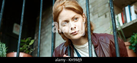 DAPHNE (2017)  EMILY BEECHAM  PETER MACKIE BURNS (DIR)  ALTITUDE FILM ENTERTAINMENT/MOVIESTORE COLLECTION LTD Stock Photo