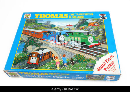 pavo filtrar Decano Thomas The Tank Engine And Friends Giant Floor Jigsaw Puzzle Stock Photo -  Alamy